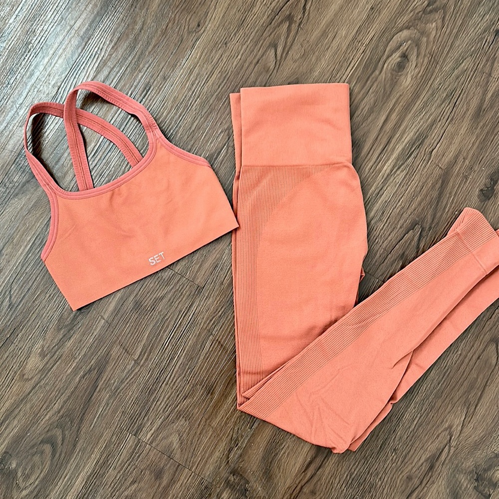 SET ACTIVE athleisure set